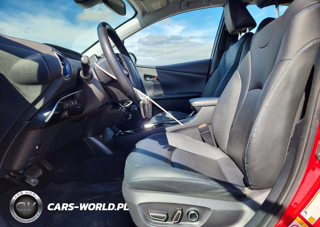 2017 Toyota Prius Four Touring VIN:JTDKARFUXH3053593 - 7