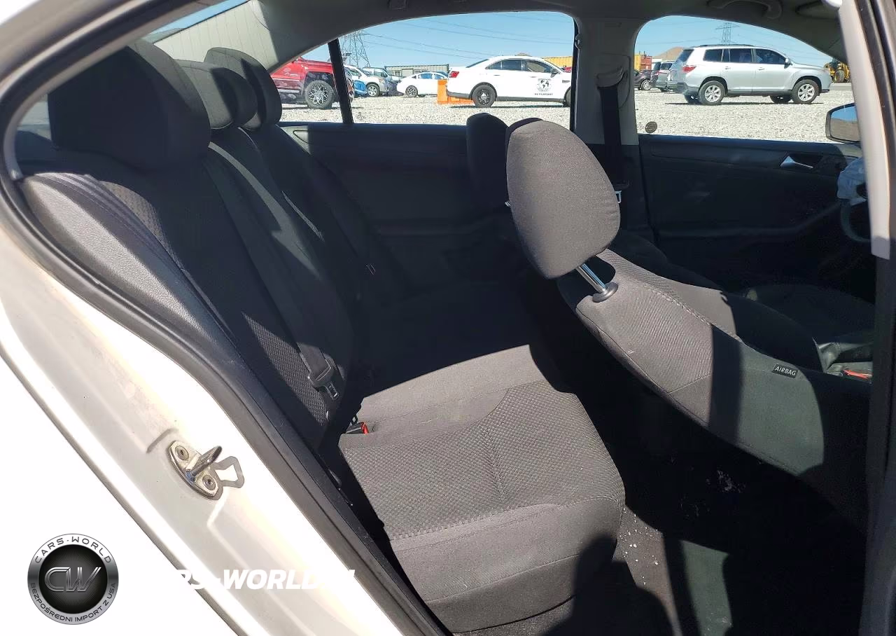 2013 Volkswagen Jetta Base VIN:3VW2K7AJ9DM365490 - 10