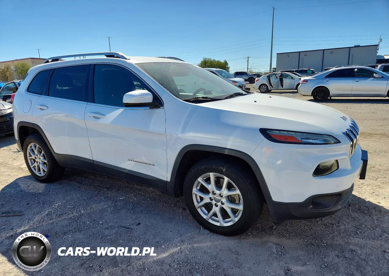2015 Jeep Cherokee Latitude VIN:1C4PJLCB7FW536489 - 4