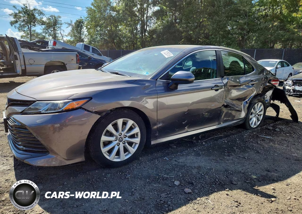 2018 Toyota Camry Le – zdjęcie 1 z 12