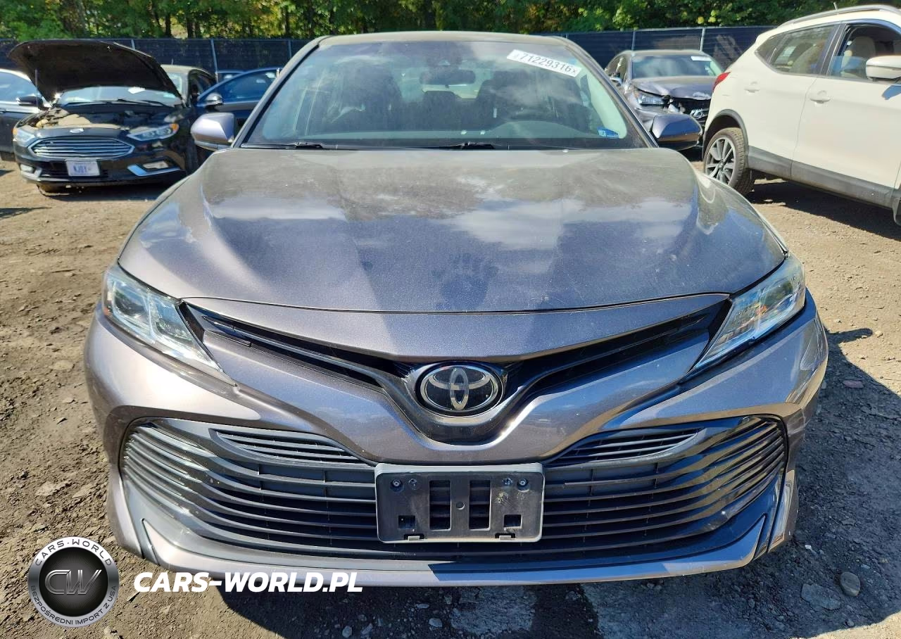 2018 Toyota Camry Le VIN:4T1B11HKXJU580798 - 5