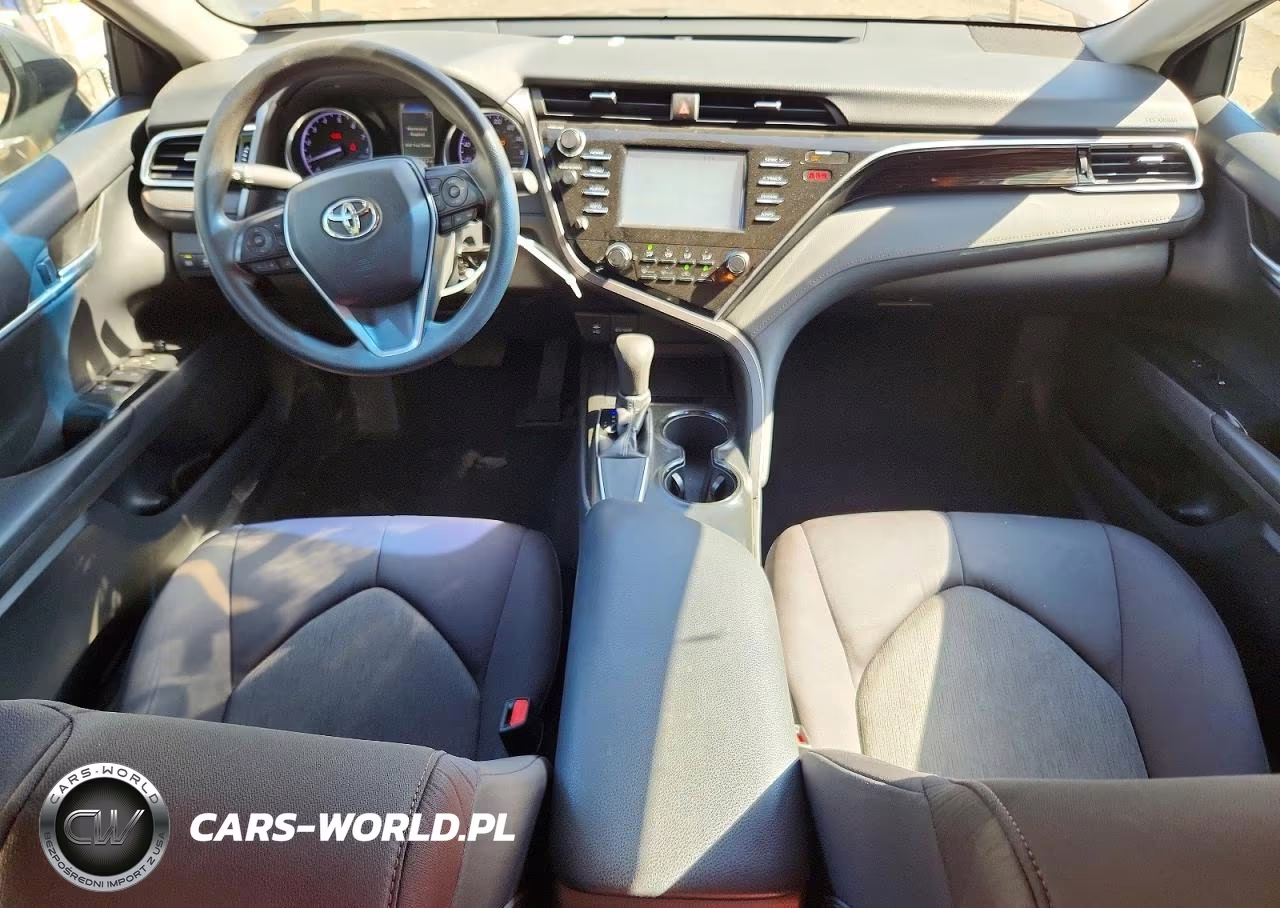 2018 Toyota Camry Le VIN:4T1B11HKXJU580798 - 8