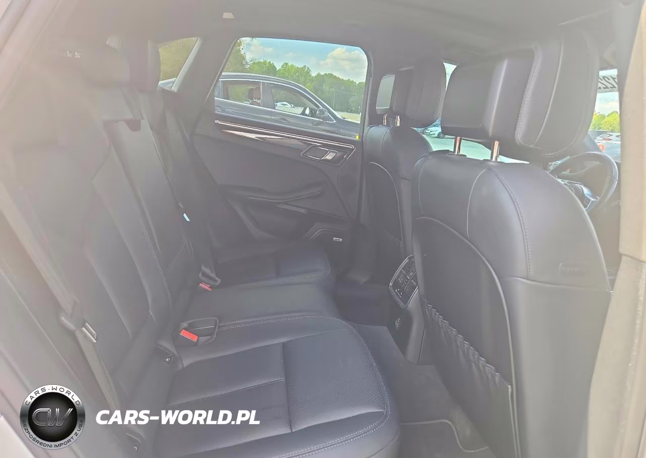2020 Porsche Macan VIN:WP1AA2A55LLB01611 - 11
