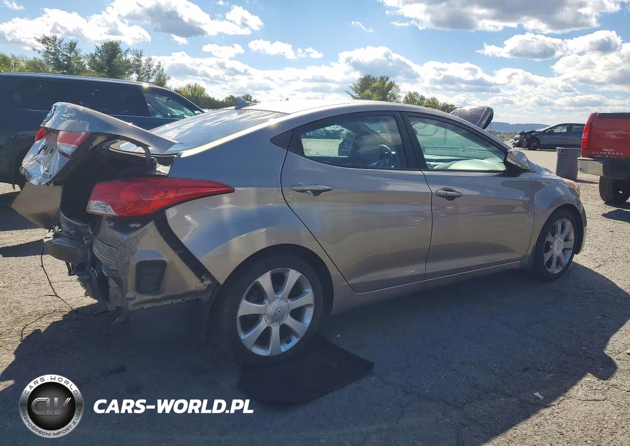 2013 Hyundai Elantra Limited VIN:5NPDH4AE8DH323569 - 3