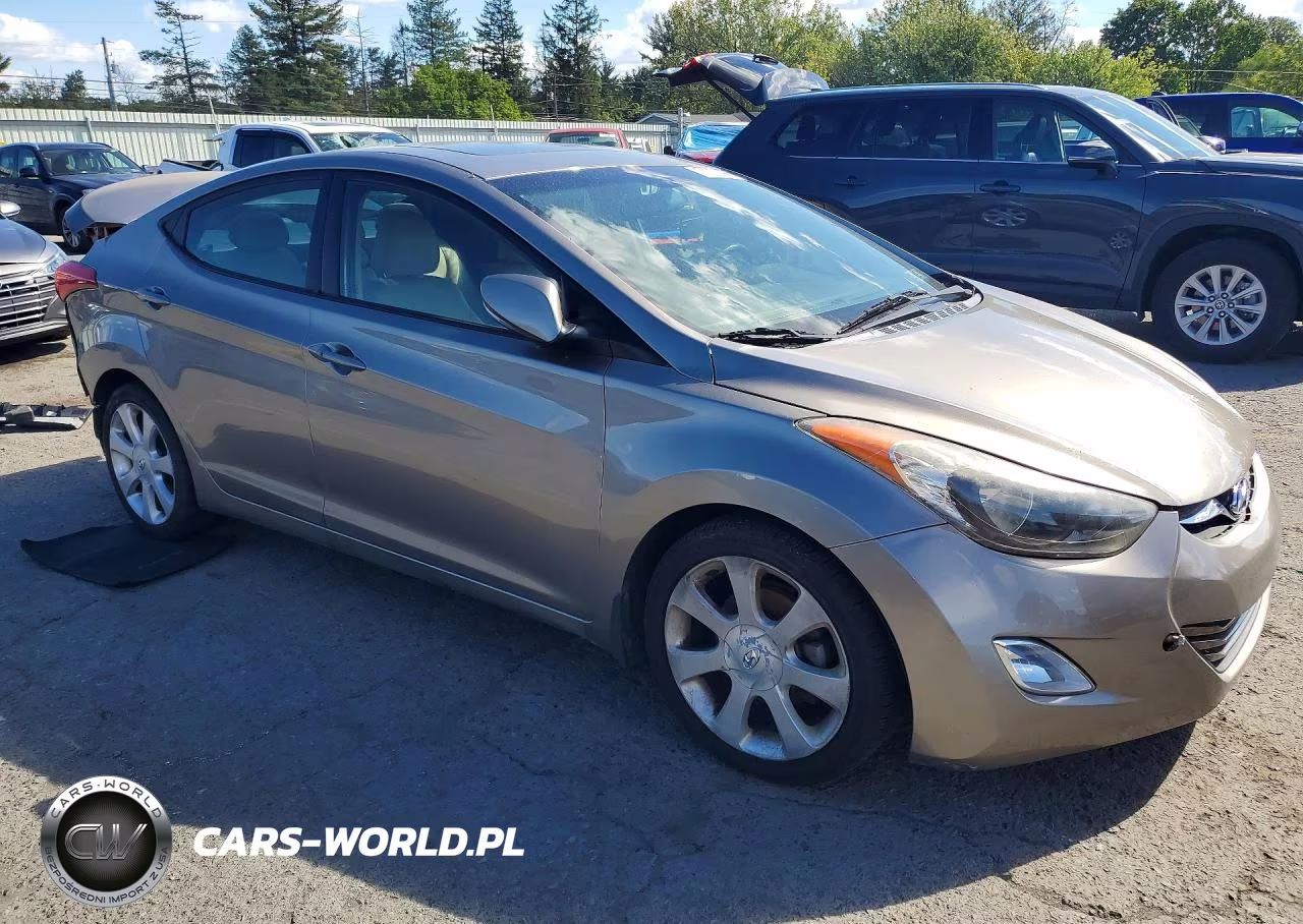 2013 Hyundai Elantra Limited VIN:5NPDH4AE8DH323569 - 4