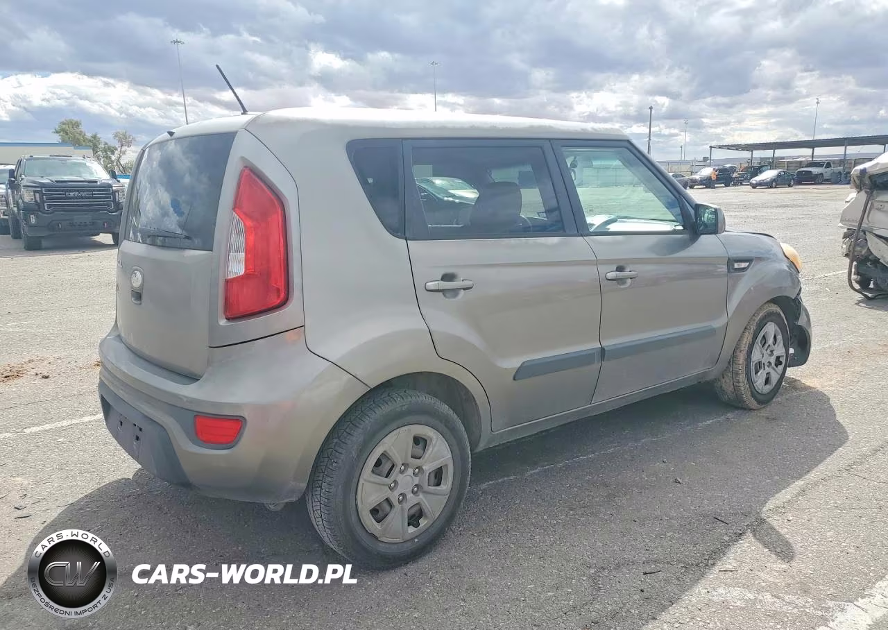 2013 Kia Soul Base VIN:KNDJT2A59D7613958 - 3