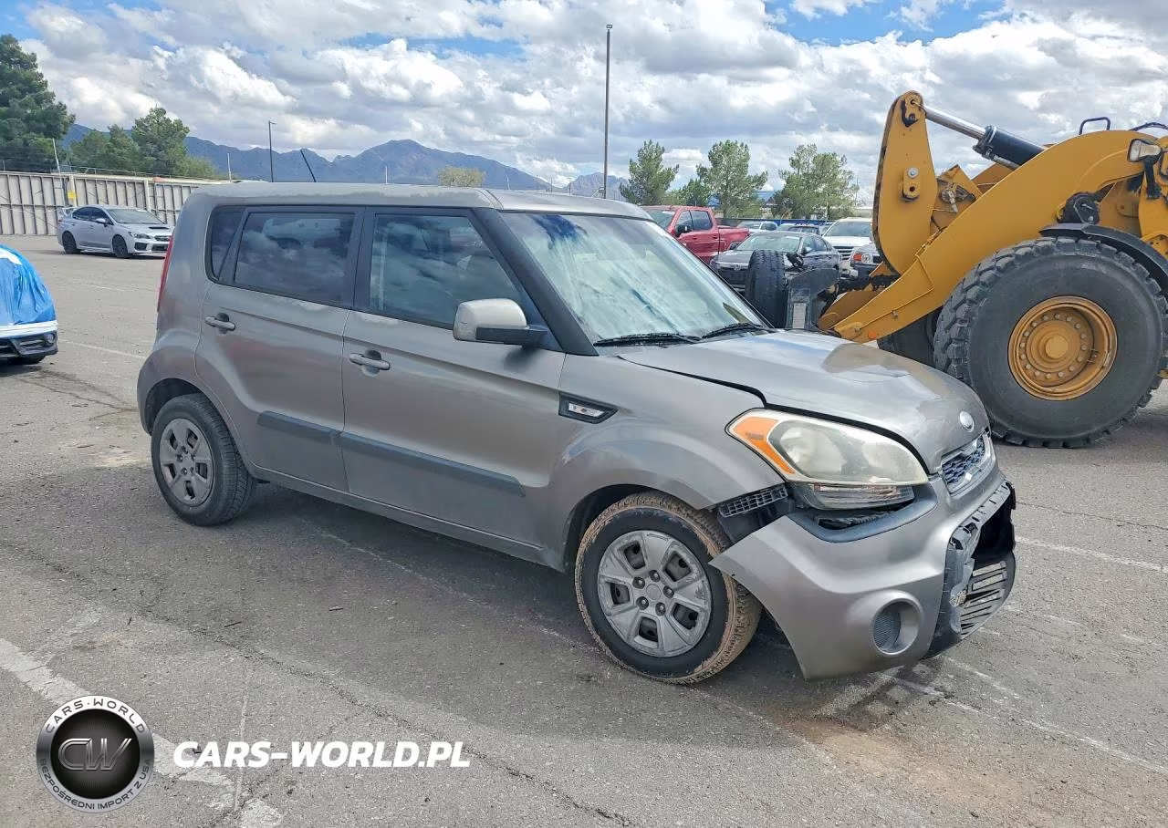 2013 Kia Soul Base VIN:KNDJT2A59D7613958 - 4
