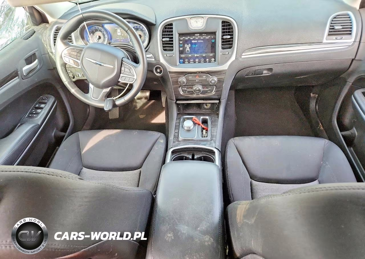 2019 Chrysler 300 Touring VIN:2C3CCAAG3KH722989 - 8