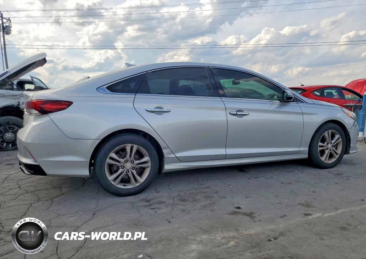 2018 Hyundai Sonata Limited VIN:5NPE34AFXJH690755 - 3