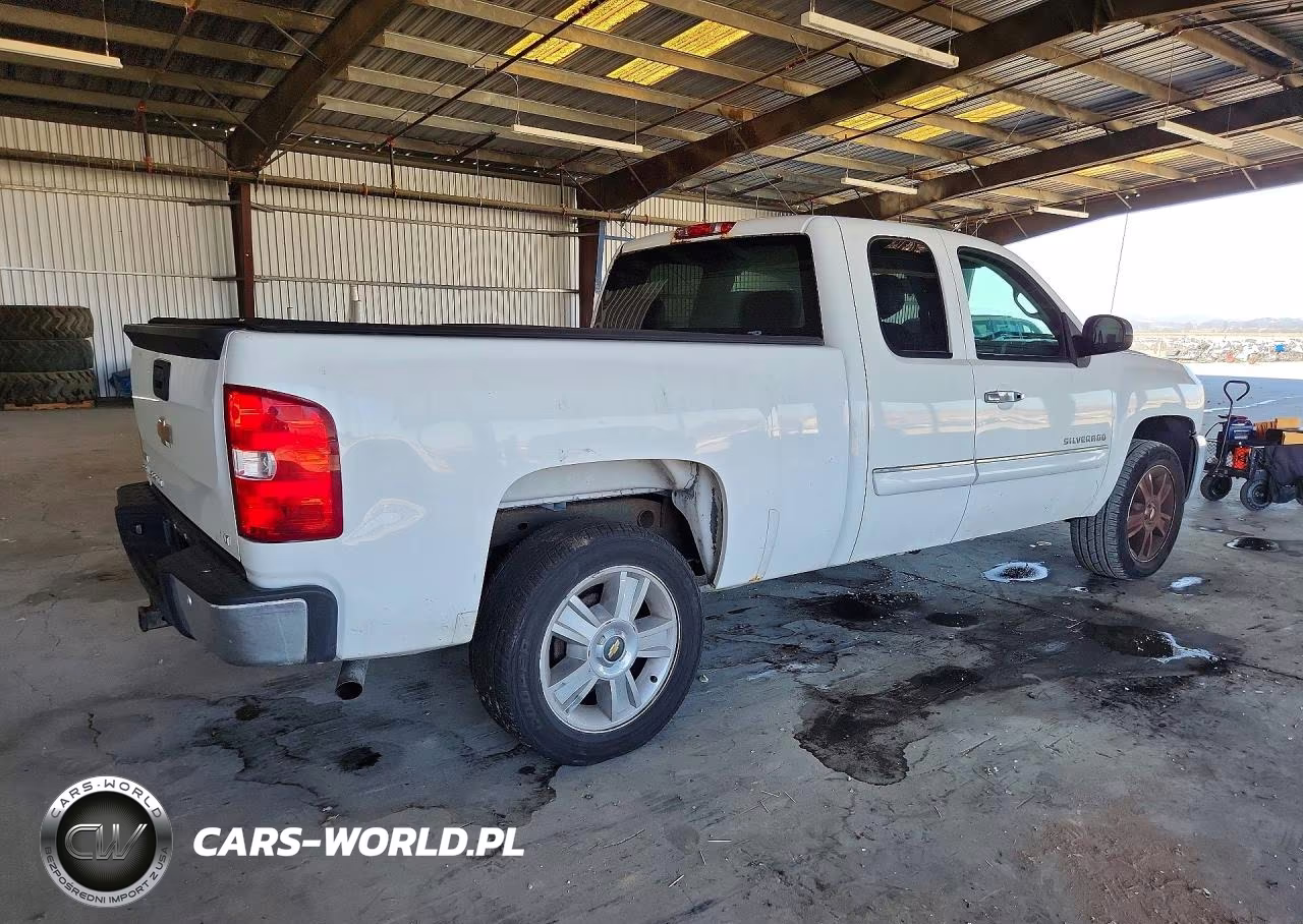 2012 Chevrolet Silverado 1500 VIN:1GCRCSE07CZ205012 - 3