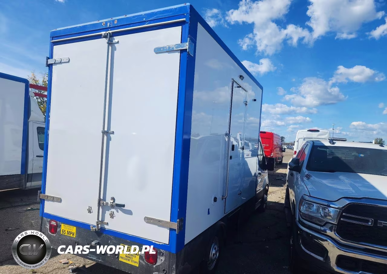 2023 Ford Transit Refrigerated Box Truck VIN:1FDBW7ZG9PKA20144 - 3