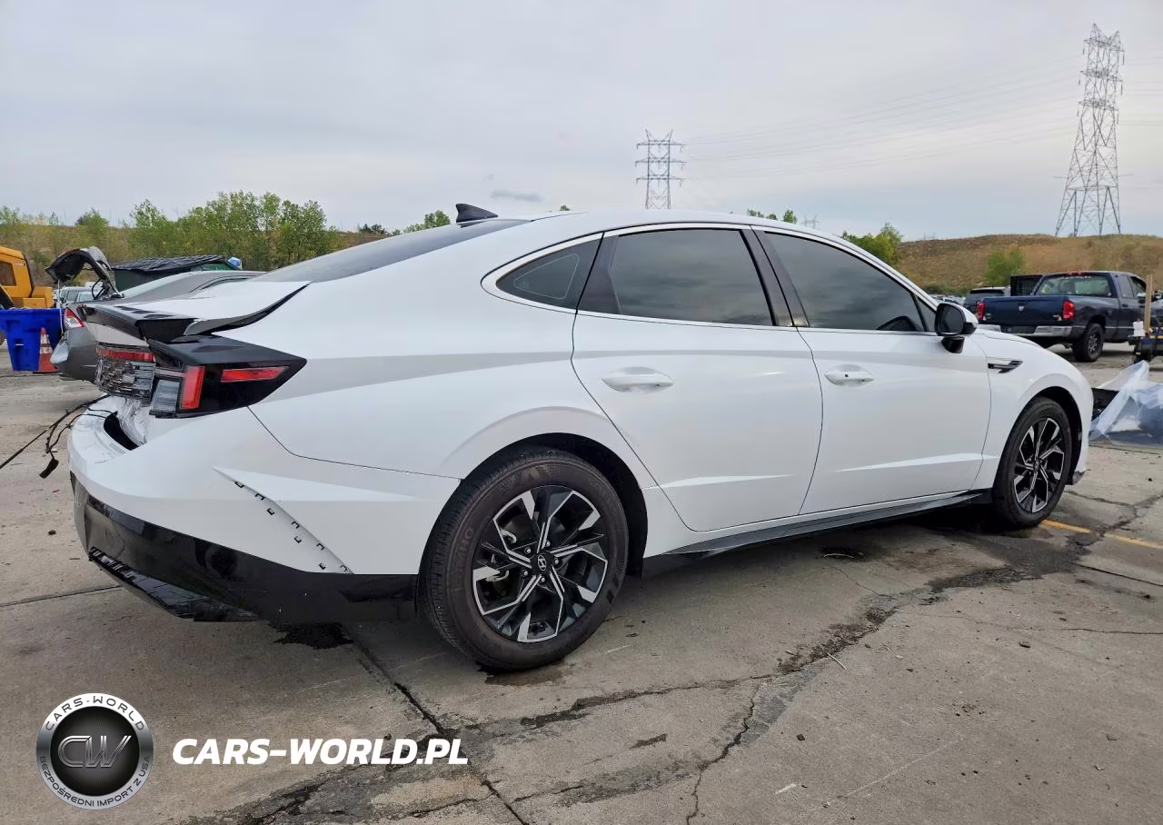 2025 Hyundai Sonata Sel VIN:KMHL64JA3SA452852 - 3