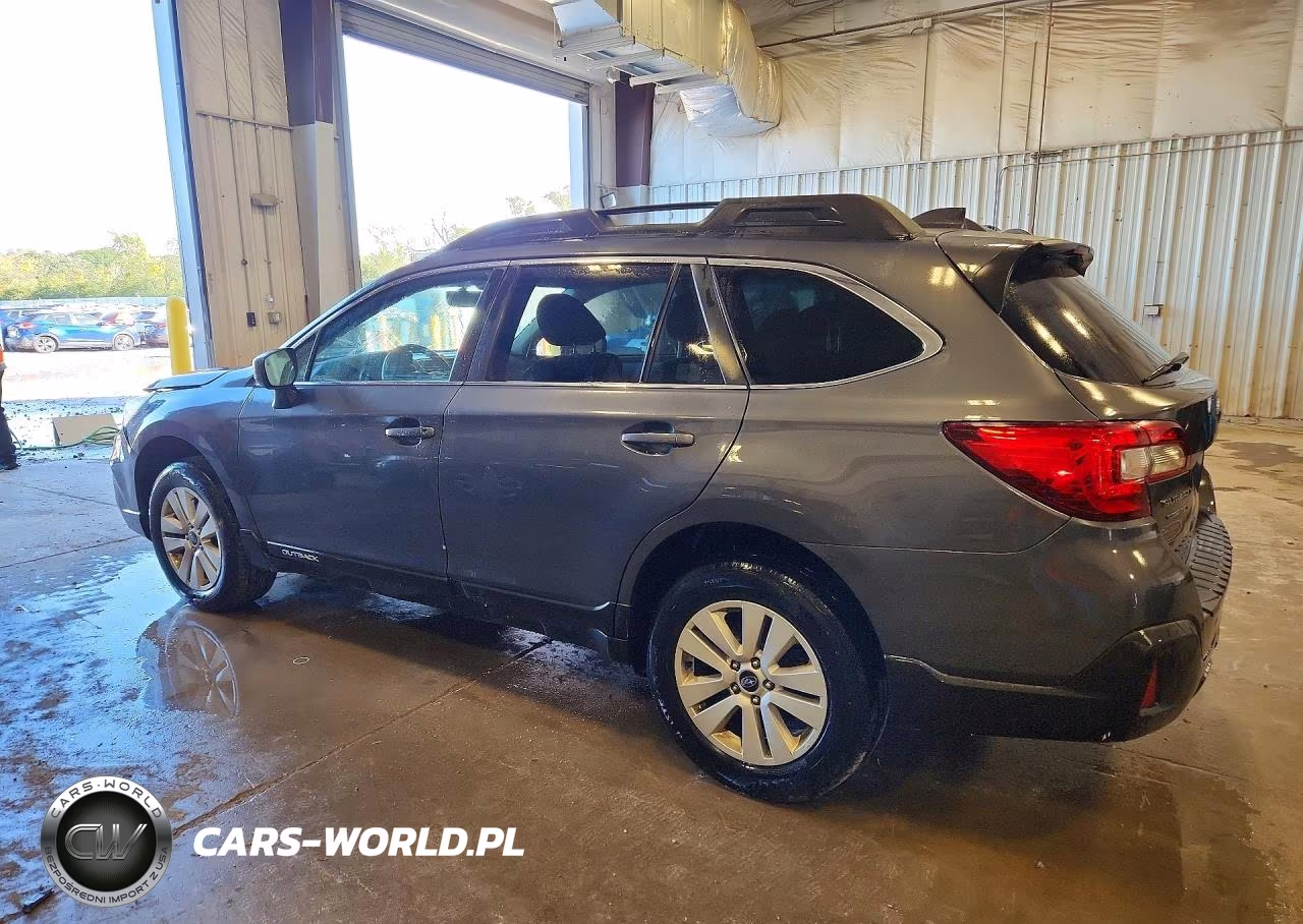 2018 Subaru Outback 2.5I Premium VIN:4S4BSACC3J3322805 - 2