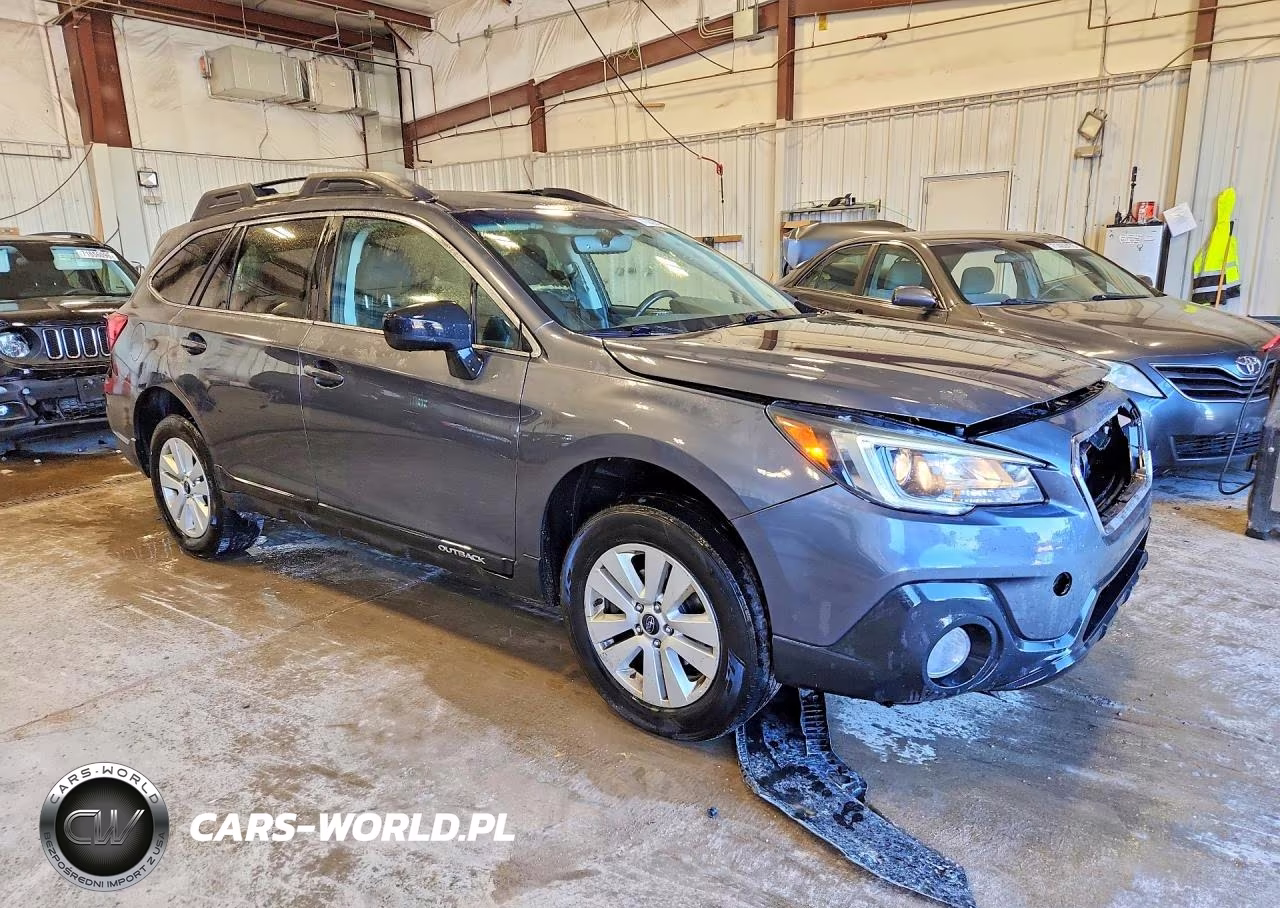 2018 Subaru Outback 2.5I Premium VIN:4S4BSACC3J3322805 - 4