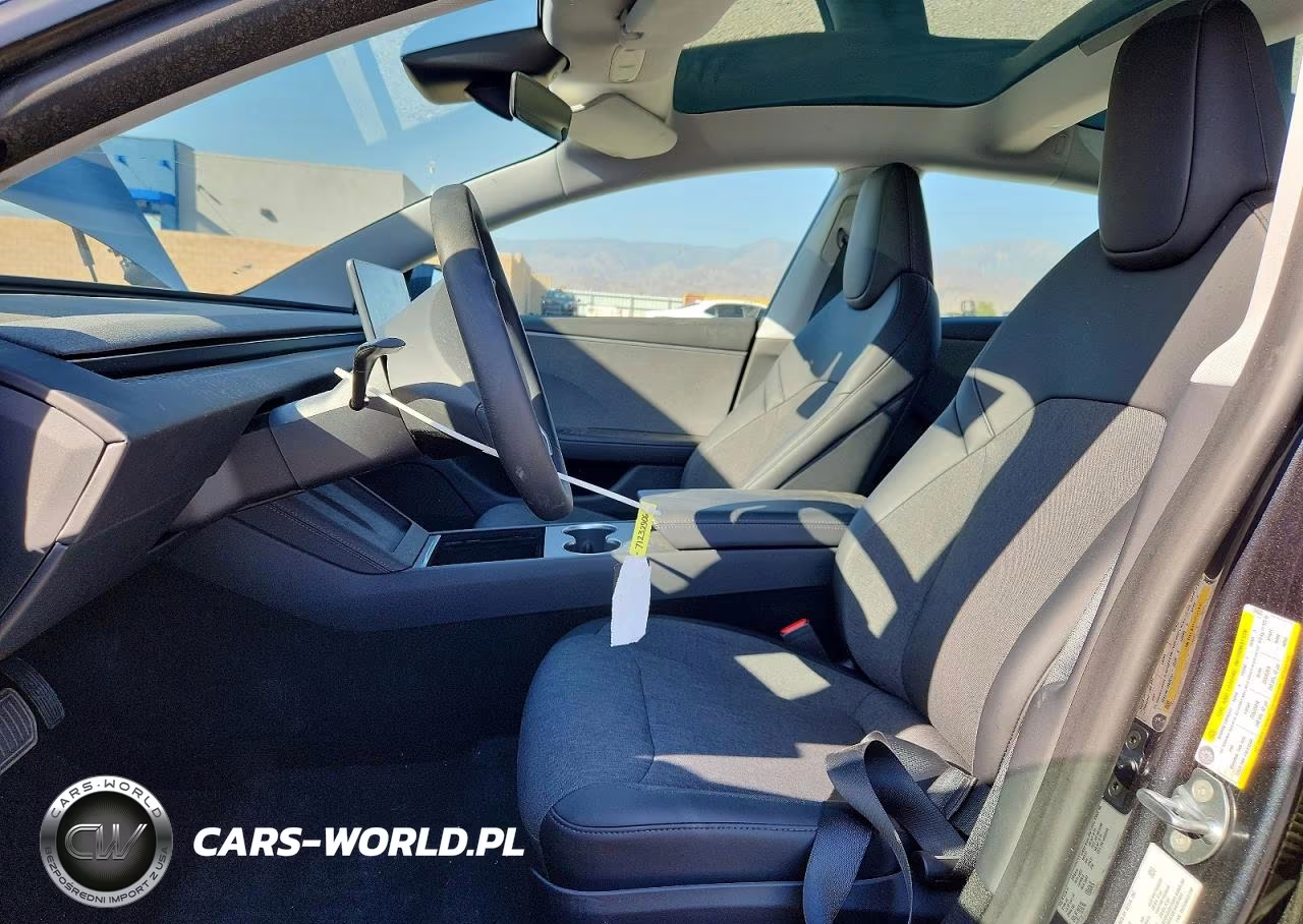 2025 Tesla Model 3 VIN:5YJ3E1EA5SF136683 - 7