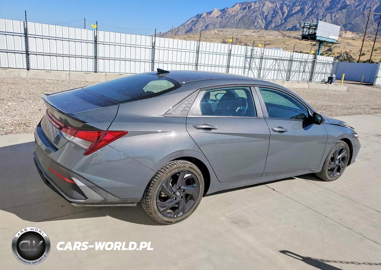 2026 Hyundai Elantra Sel Sport VIN:KMHLM4DG1TU231305 - 3