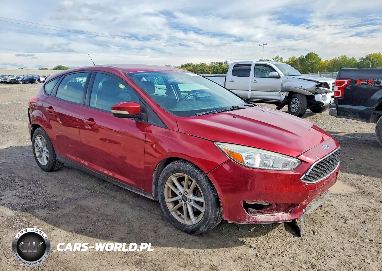 2015 Ford Focus Se VIN:1FADP3K25FL285532 - 4