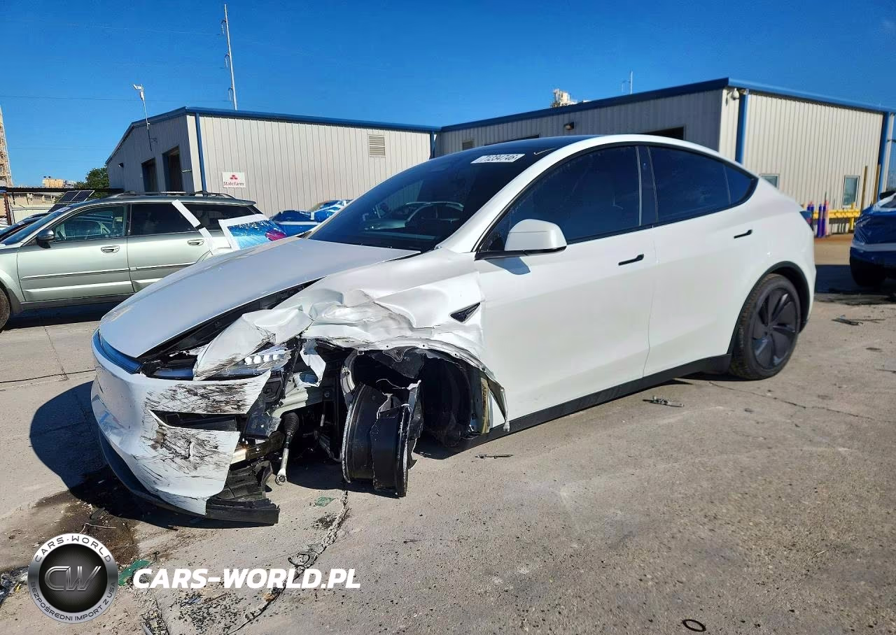 2026 Tesla Model Y – zdjęcie 1 z 13