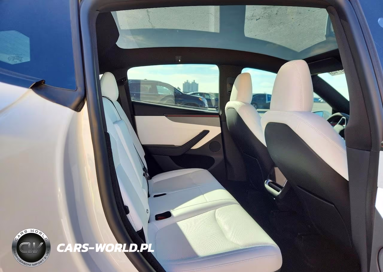 2026 Tesla Model Y VIN:7SAYGDED2TA743203 - 10