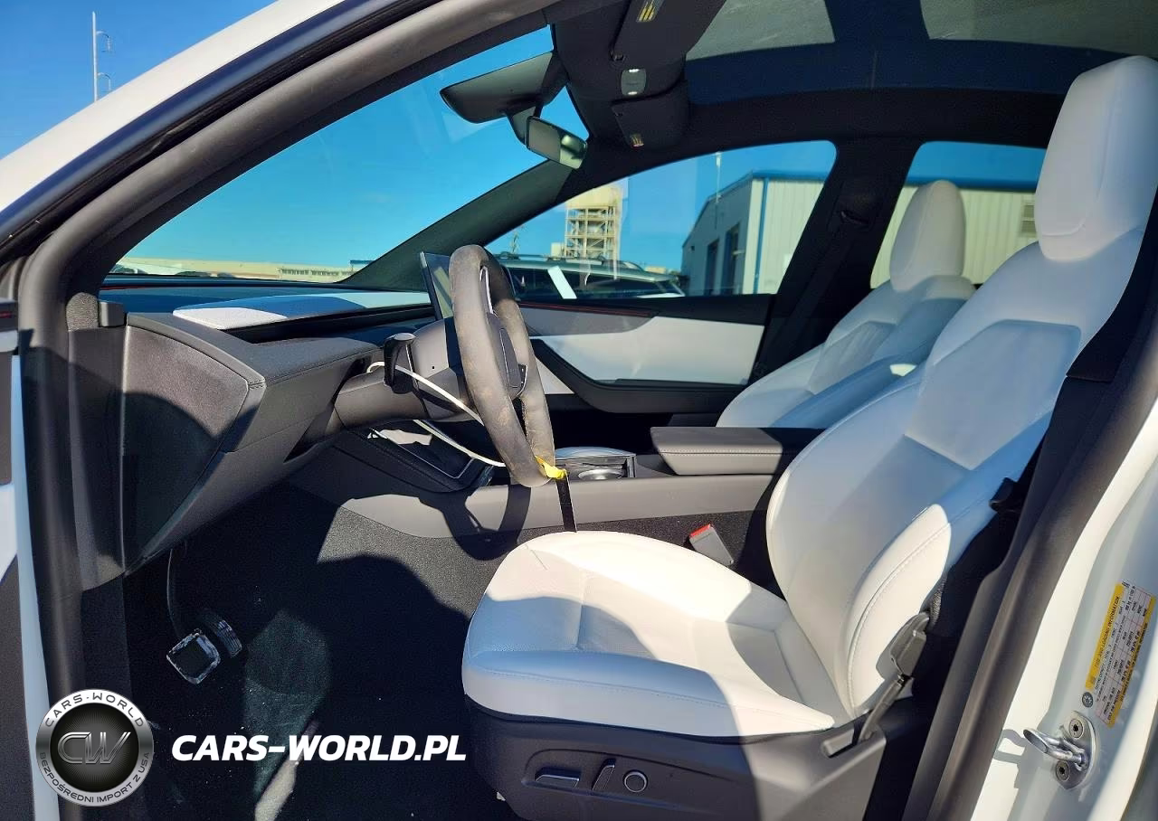 2026 Tesla Model Y VIN:7SAYGDED2TA743203 - 7
