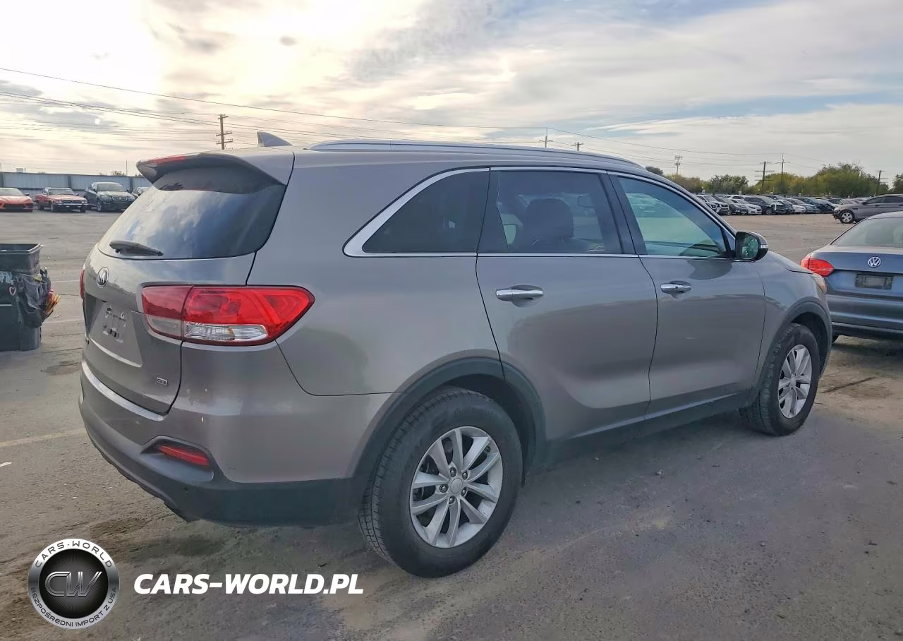 2017 Kia Sorento Lx VIN:5XYPG4A37HG275218 - 3