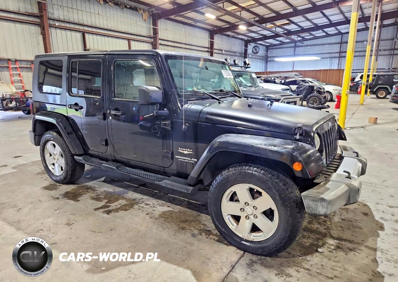 2008 Jeep Wrangler Unlimited Sahara VIN:1J8GA59198L619400 - 4