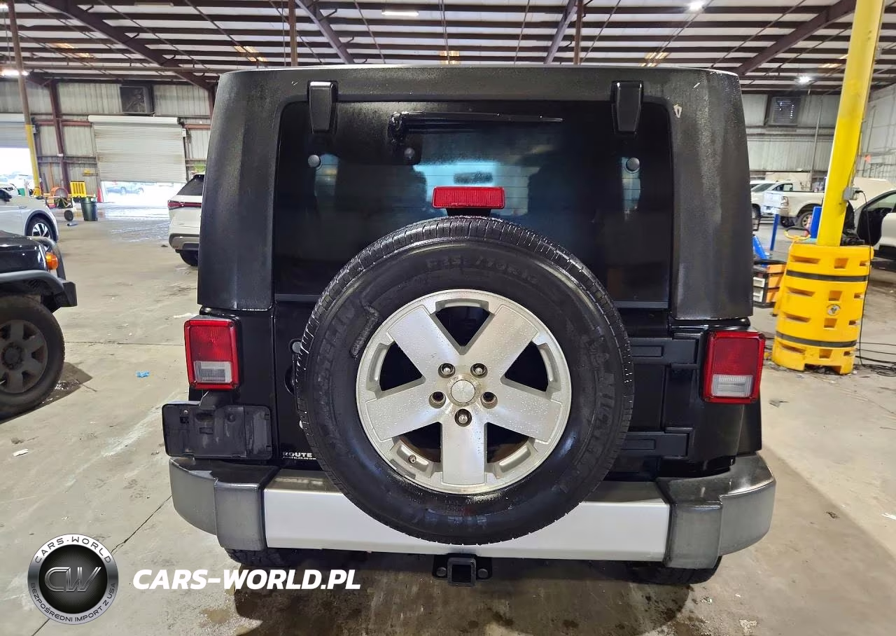 2008 Jeep Wrangler Unlimited Sahara VIN:1J8GA59198L619400 - 6