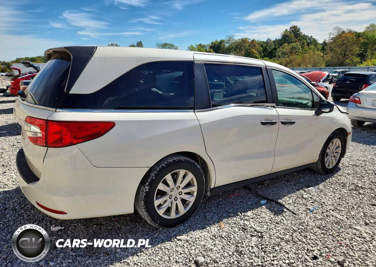 2018 Honda Odyssey Lx VIN:5FNRL6H26JB110805 - 3