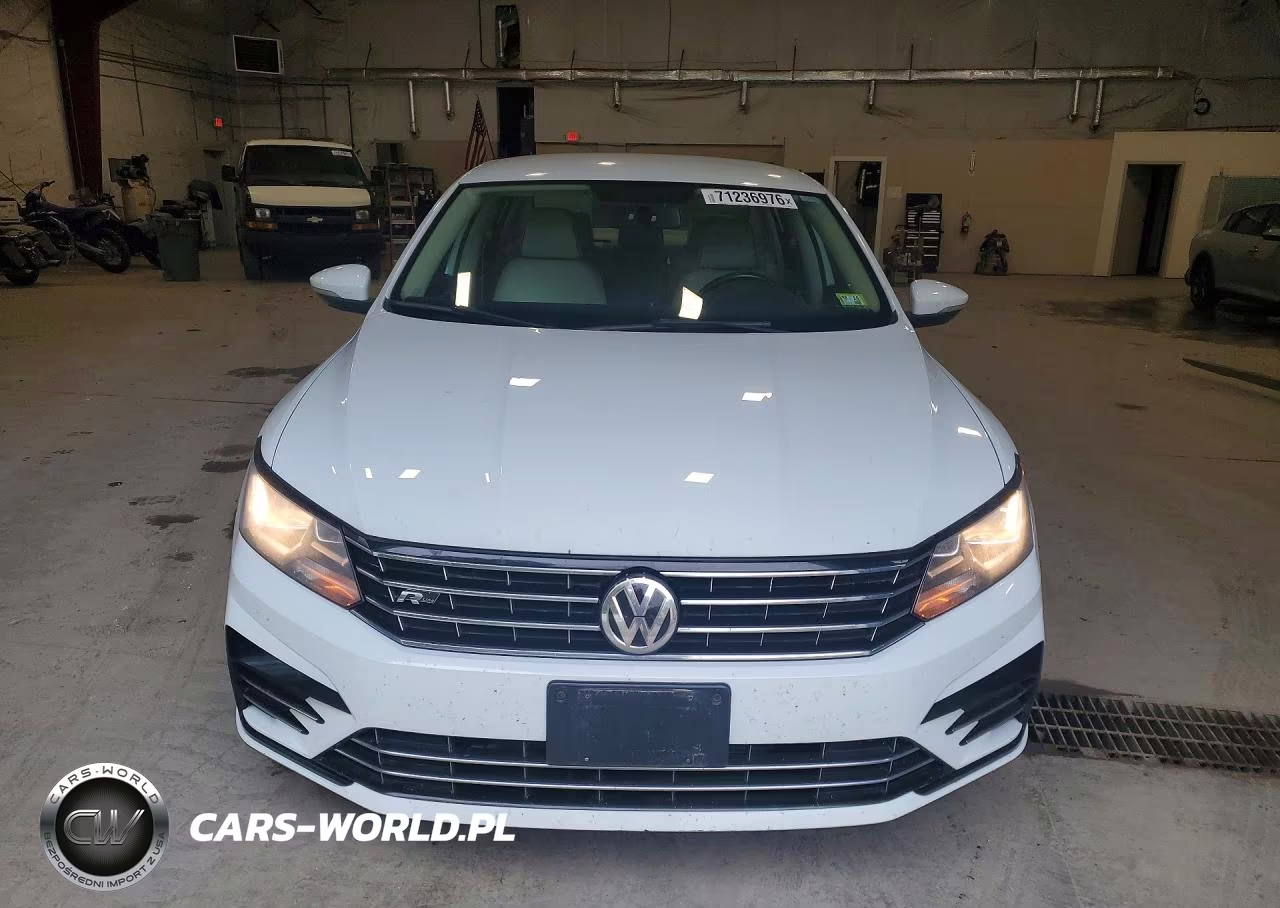 2018 Volkswagen Passat S VIN:1VWAA7A30JC008227 - 5