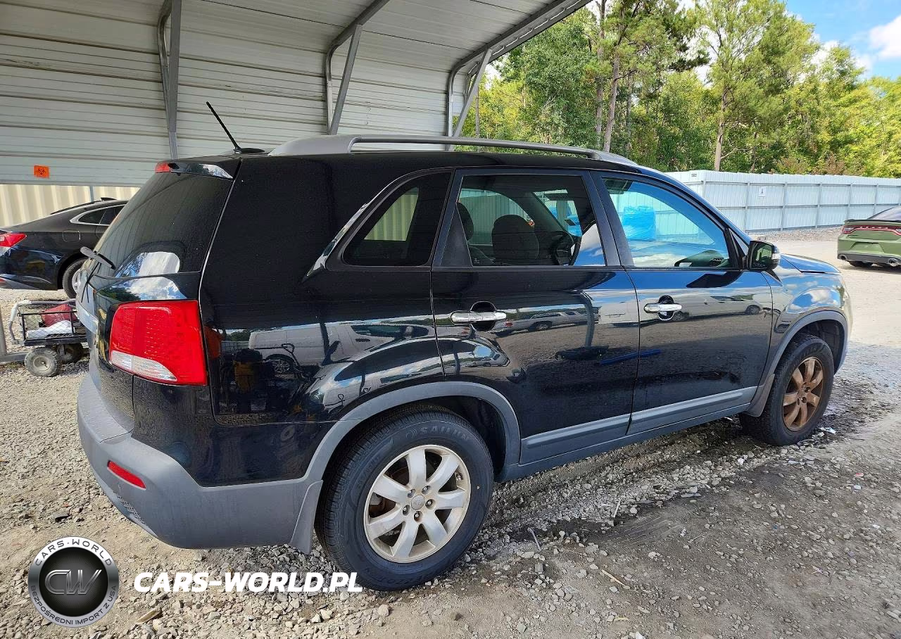 2013 Kia Sorento Lx VIN:5XYKT3A66DG341858 - 3