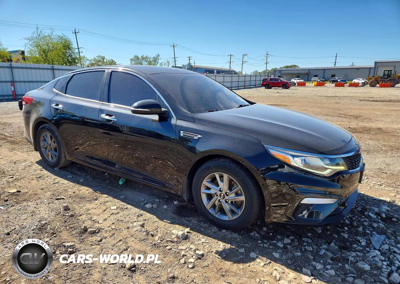 2019 Kia Optima Lx VIN:5XXGT4L31KG343355 - 4
