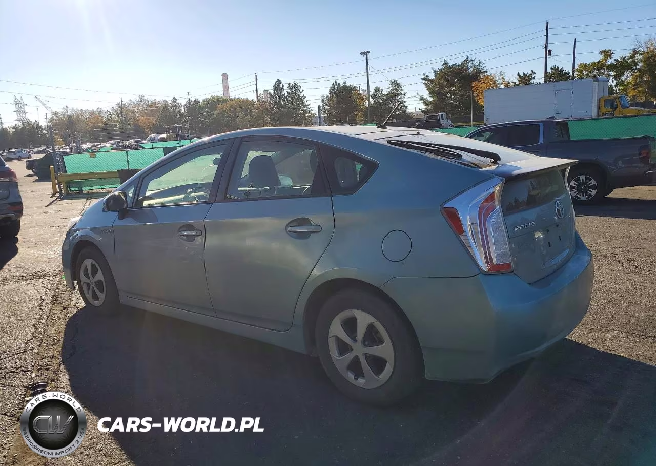 2013 Toyota Prius Two VIN:JTDKN3DU8D5614201 - 2