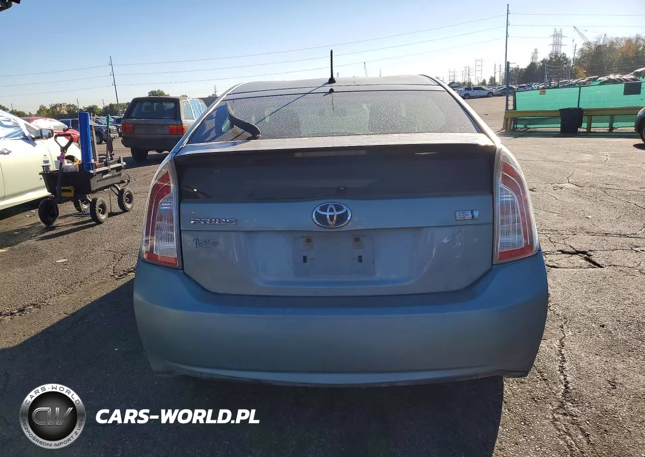 2013 Toyota Prius Two VIN:JTDKN3DU8D5614201 - 6
