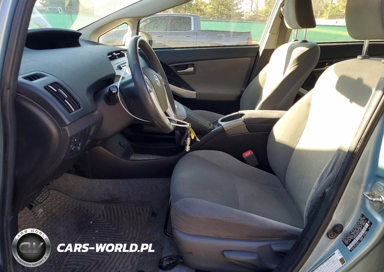 2013 Toyota Prius Two VIN:JTDKN3DU8D5614201 - 7