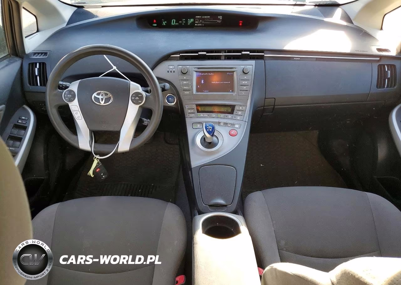 2013 Toyota Prius Two VIN:JTDKN3DU8D5614201 - 8