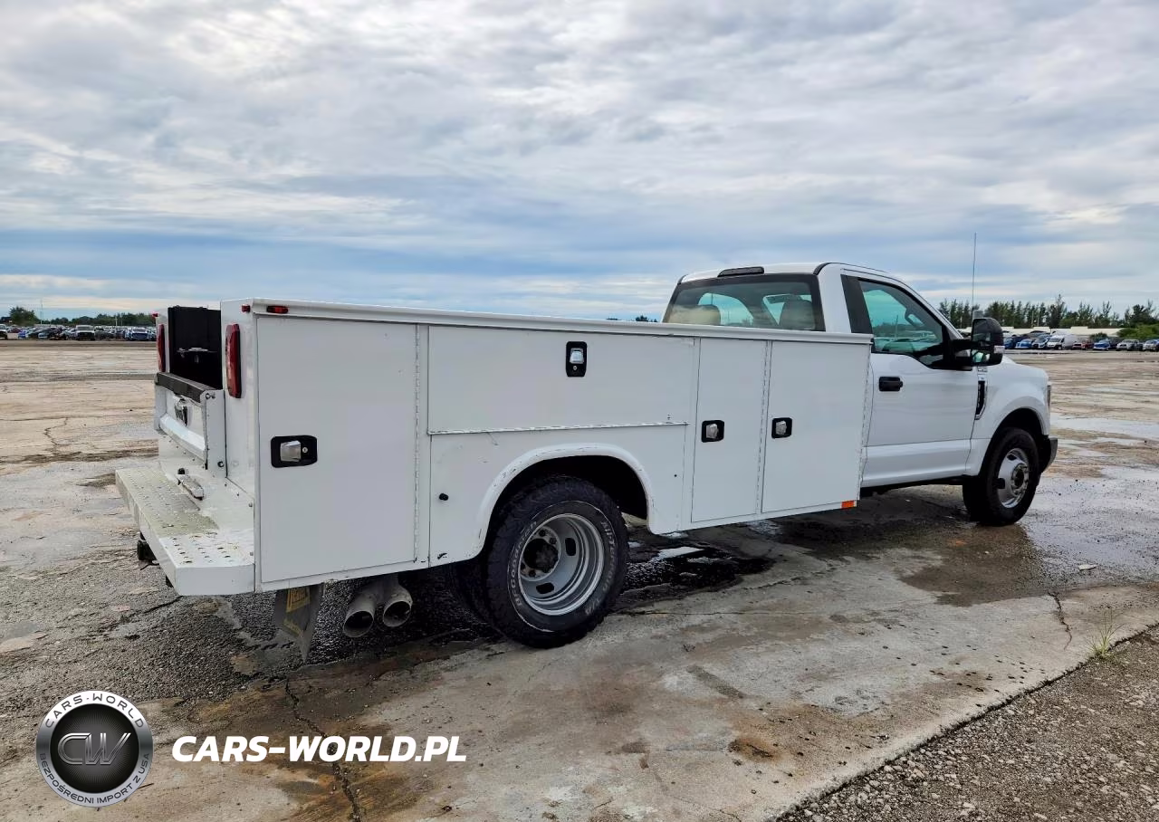 2018 Ford F350 Super Duty VIN:1FDRF3GT5JEC20077 - 3