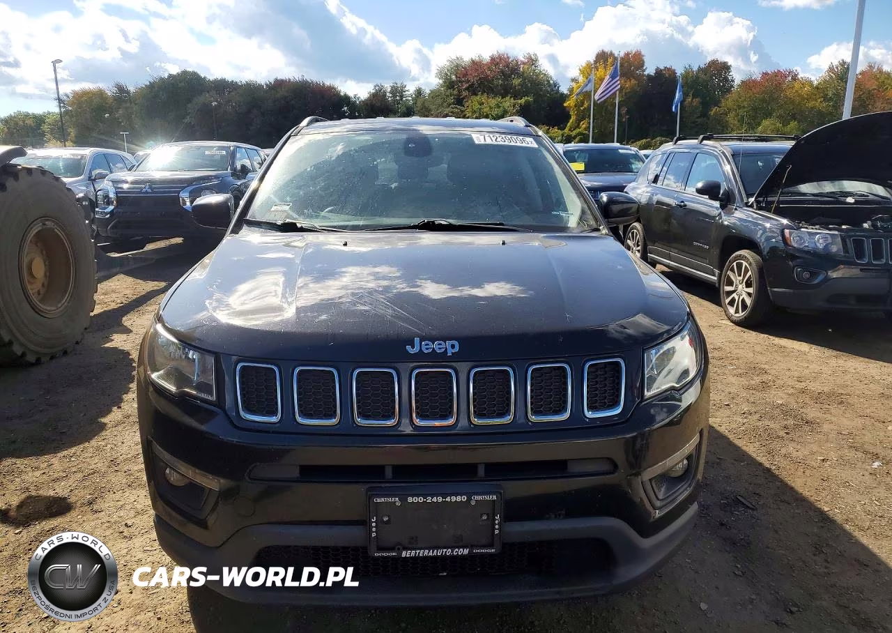 2018 Jeep Compass Latitude VIN:3C4NJDBB7JT291223 - 5