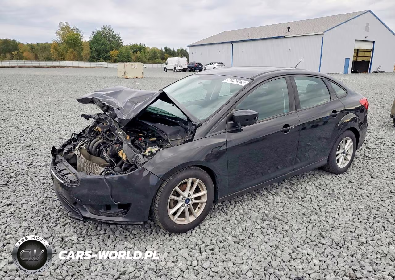 2015 Ford Focus Se VIN:1FADP3F22FL355577 - 1