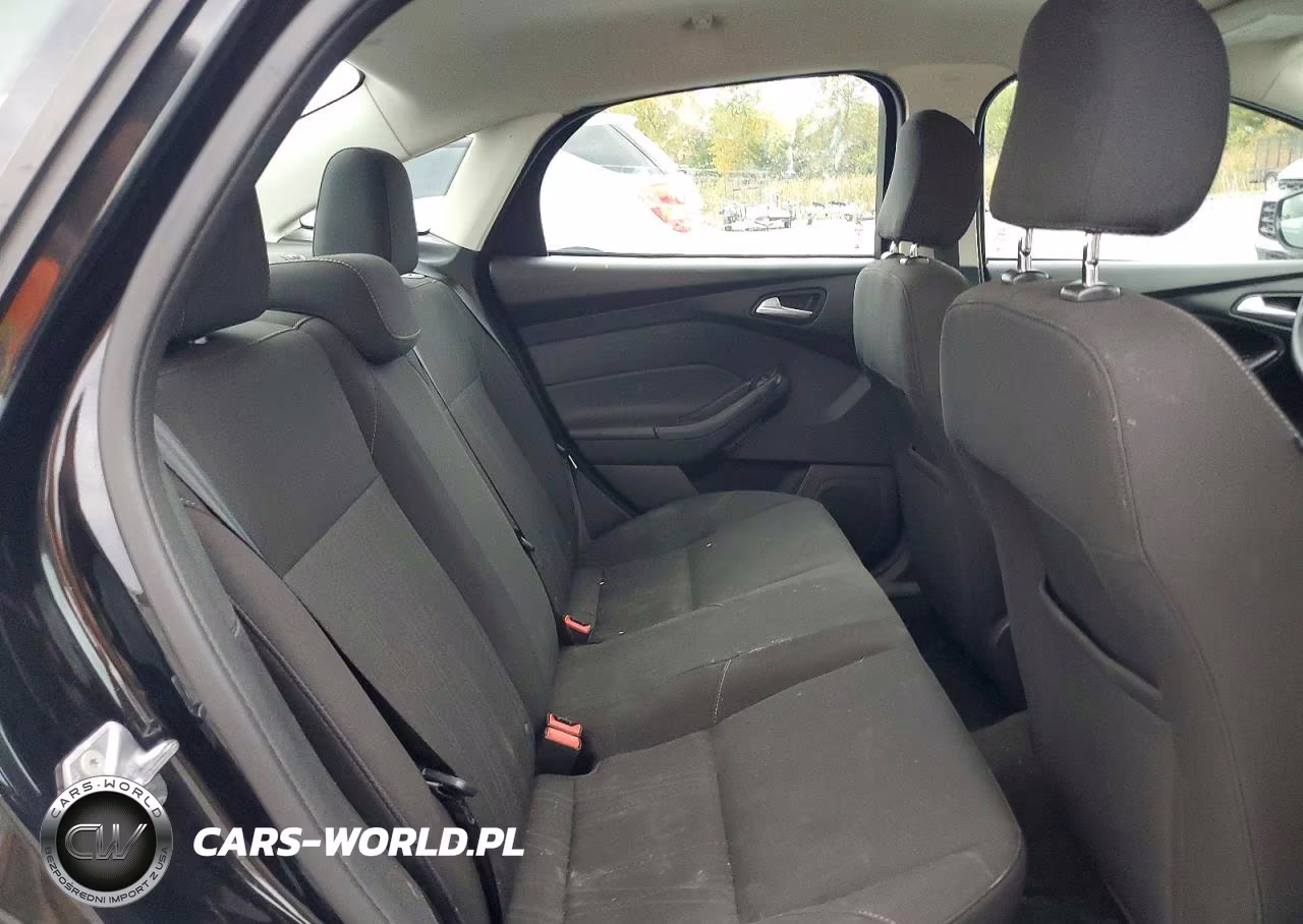 2015 Ford Focus Se VIN:1FADP3F22FL355577 - 10