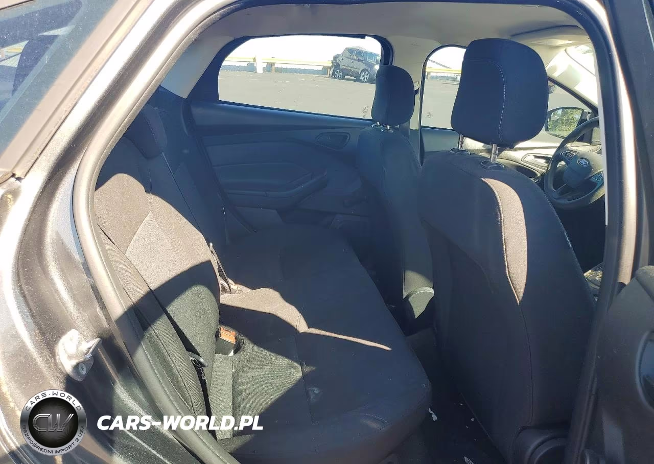 2017 Ford Focus S VIN:1FADP3E26HL271329 - 10