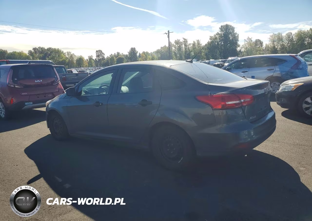 2017 Ford Focus S VIN:1FADP3E26HL271329 - 2