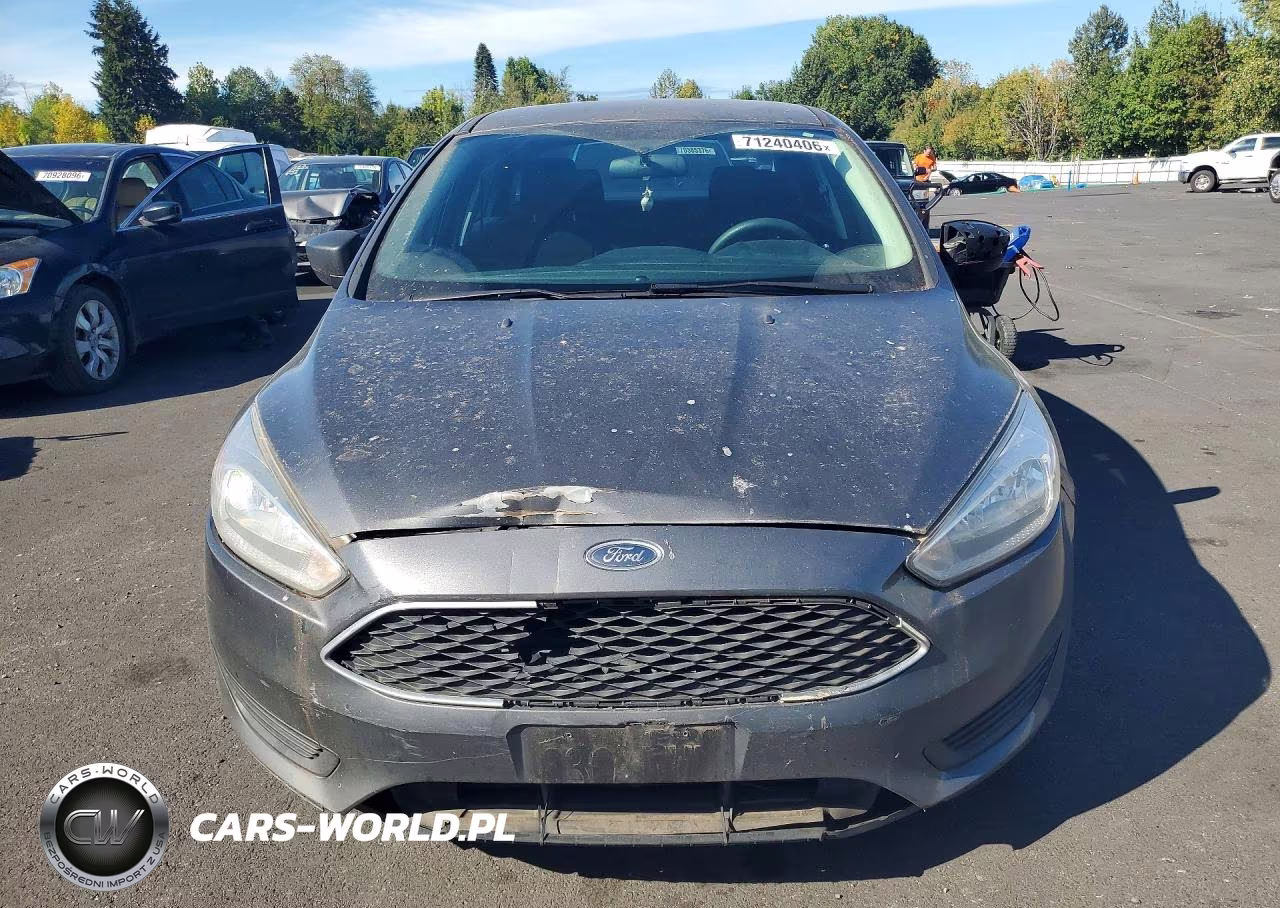 2017 Ford Focus S VIN:1FADP3E26HL271329 - 5