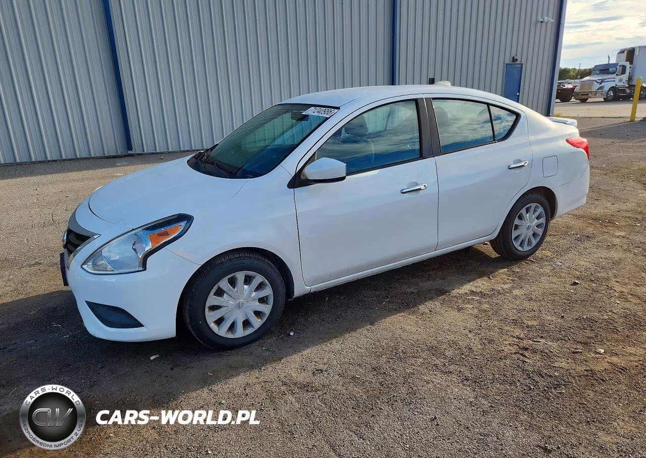 2015 Nissan Versa 1.6 Sv – zdjęcie 1 z 12