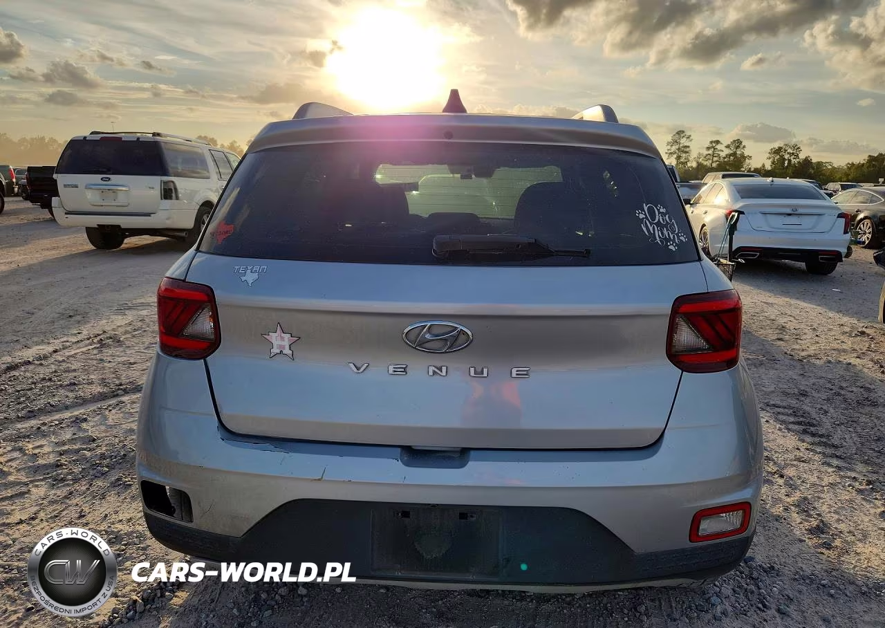 2022 Hyundai Venue Sel VIN:KMHRC8A33NU168796 - 6