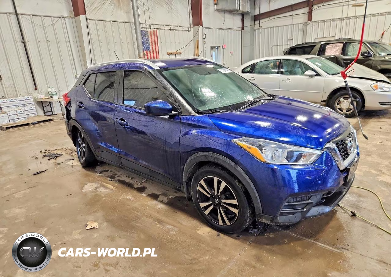 2019 Nissan Kicks Sv VIN:3N1CP5CU4KL567678 - 4