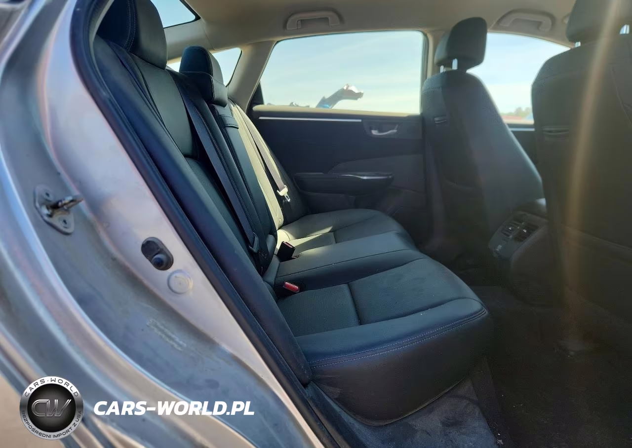 2018 Honda Clarity Touring VIN:JHMZC5F32JC023503 - 10