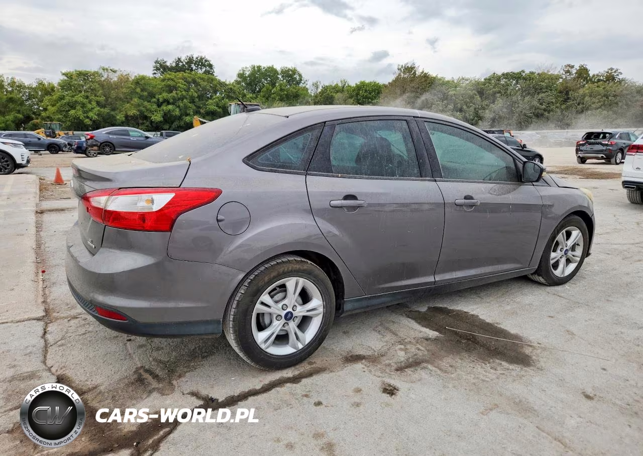 2014 Ford Focus Se VIN:1FADP3F26EL373062 - 3