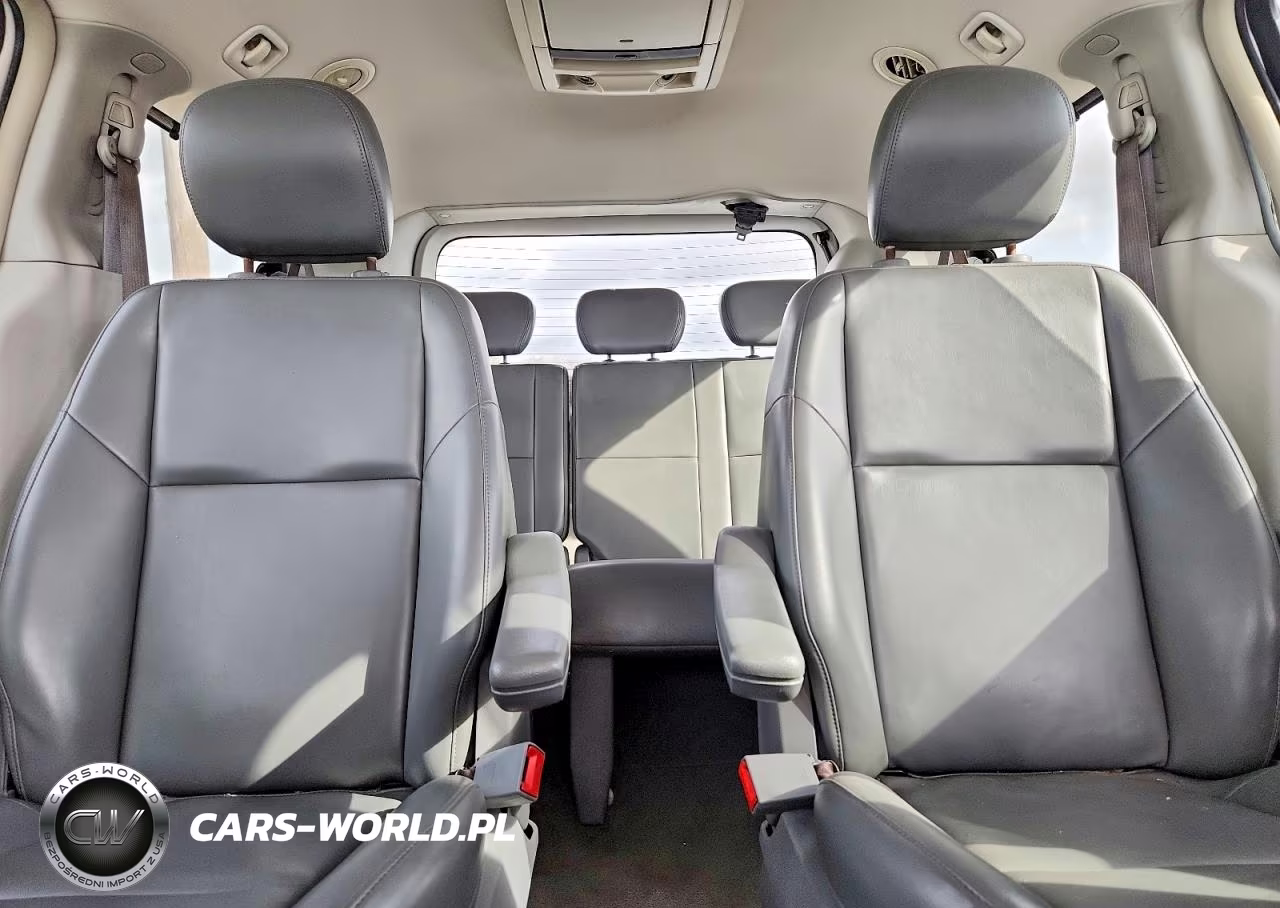 2010 Volkswagen Routan Se VIN:2V4RW3D13AR184535 - 10