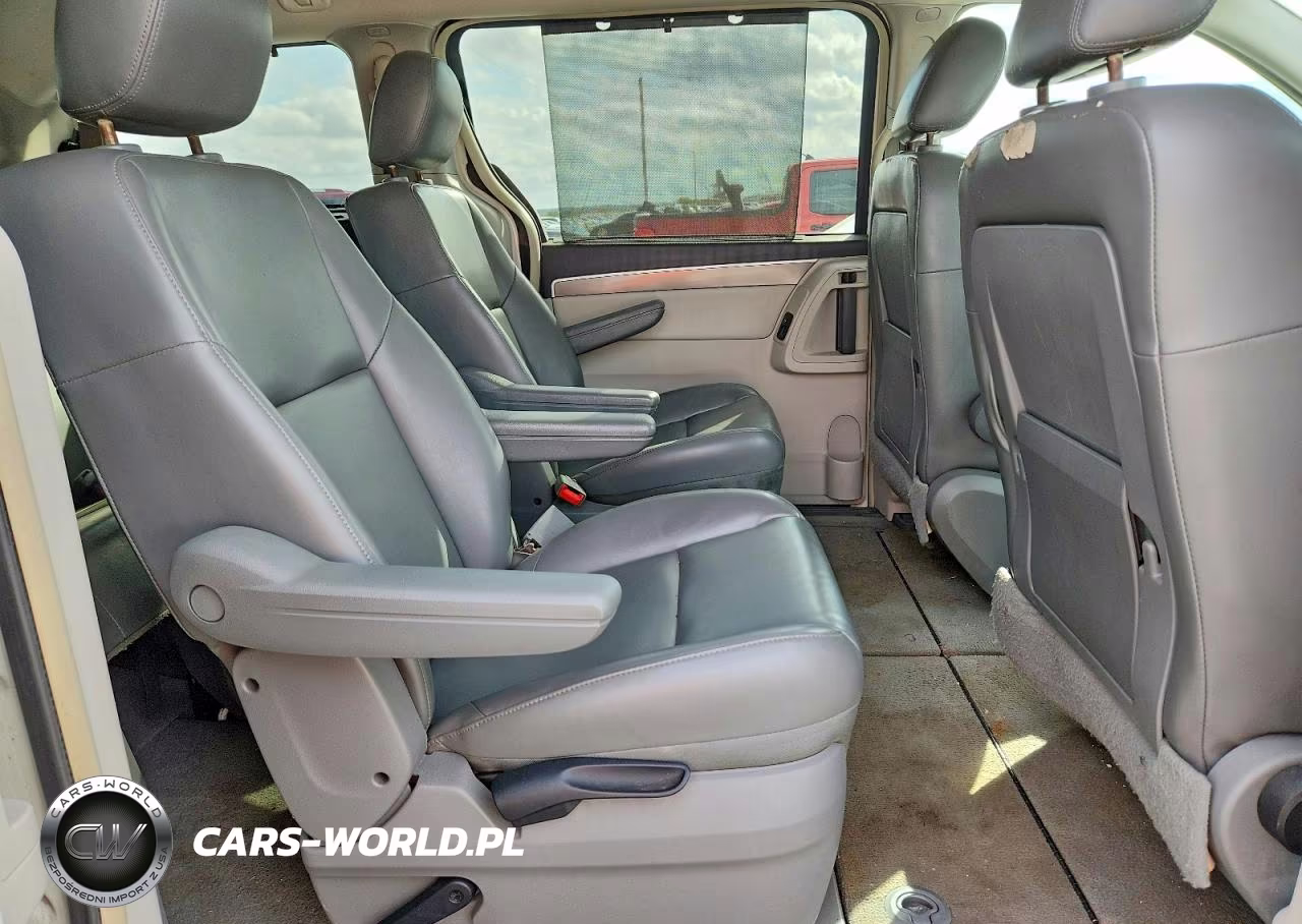 2010 Volkswagen Routan Se VIN:2V4RW3D13AR184535 - 11