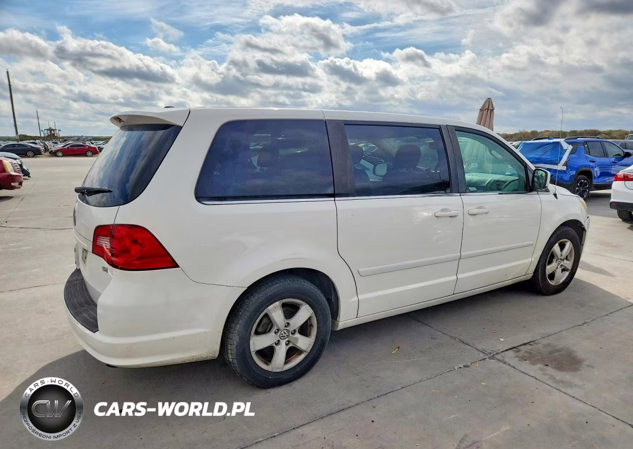 2010 Volkswagen Routan Se VIN:2V4RW3D13AR184535 - 3